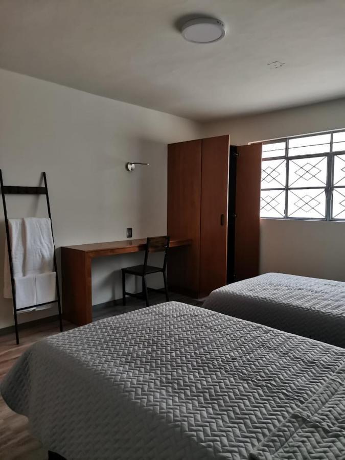 El Salto De Camela Hostal Uruapan  Экстерьер фото