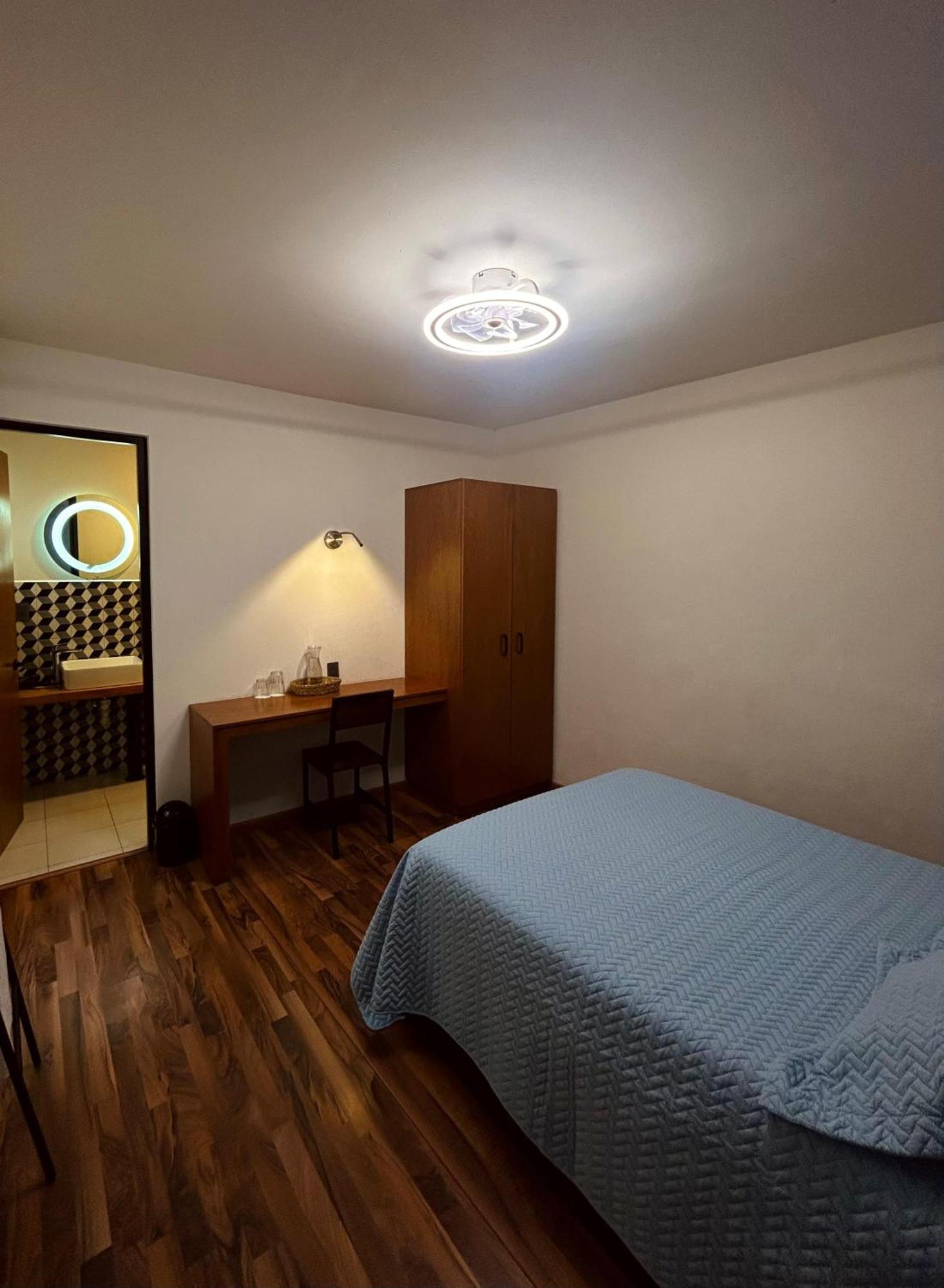 El Salto De Camela Hostal Uruapan  Номер фото